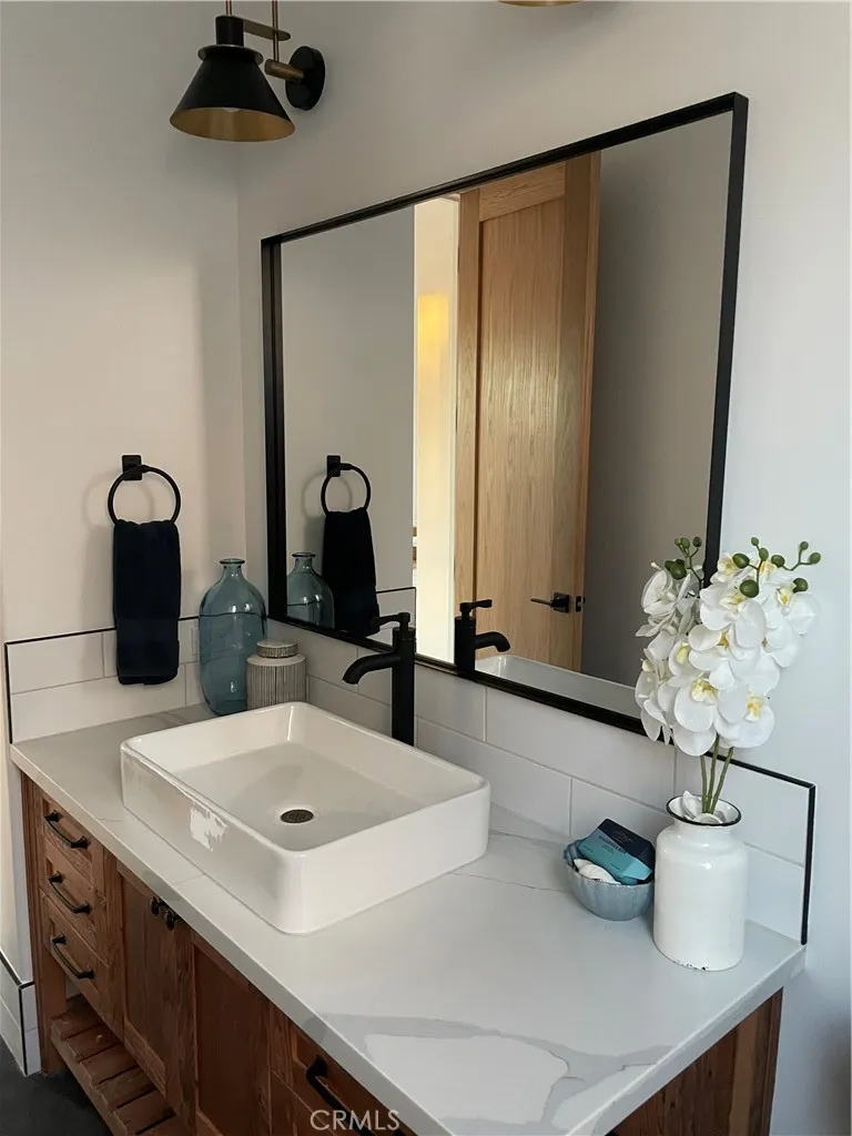 617 N Irena Avenue A, Redondo Beach, California 90277 home-pic-7